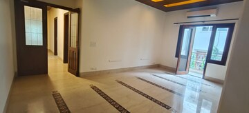 Room in 4 BHK Builder Floor at Panchsheel Enclave – for Rent