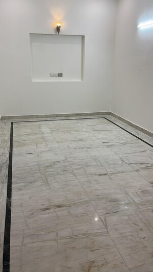 Room in 3 BHK Apartment at Supertech 34 Pavilion, Sector 34 – for Sale