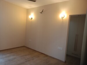 Room in 4 BHK Apartment at 3C Lotus Panache, Sector 110 – for Rent