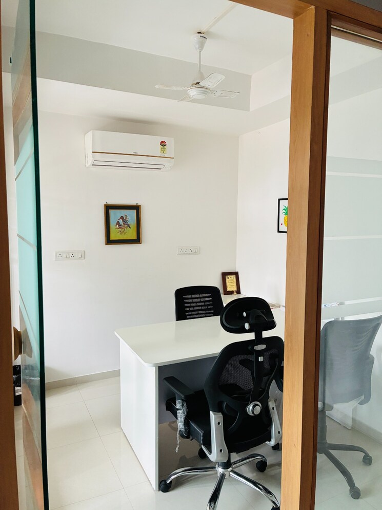 Team Area, gota Commercial Office Space 755 Sq.Ft. In Gota Ahmedabad 9084481