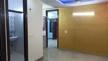 Bathroom in 2 BHK Builder Floor at Vaishali Sector 6 – for Rent