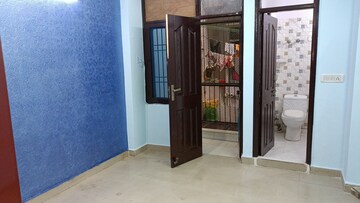 Room in 2 BHK Builder Floor at Vaishali Sector 6 – for Rent