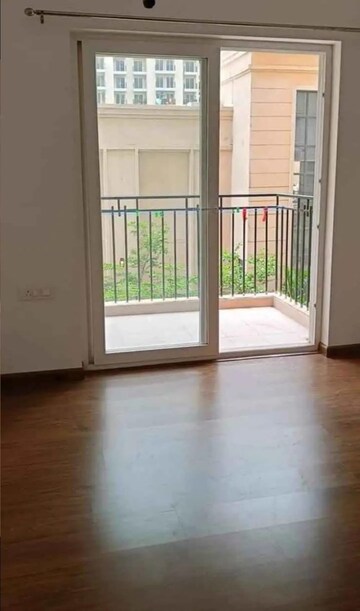 Room in 3 BHK Apartment at ATS Happy Trails, Sector 10 Greater Noida – for Rent