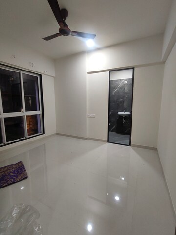 Room in 1.5 BHK Apartment at Dinaco Darshan CHS, Dahisar West – for Rent