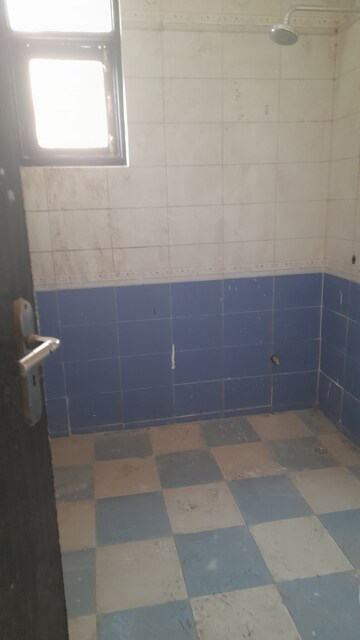 Bathroom in 3 BHK Apartment at Farihills Apartment, Sector 21d – for Sale