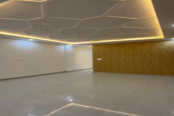 Bedroom in 2 BHK Apartment at Vaishali Sector 5 – for Rent