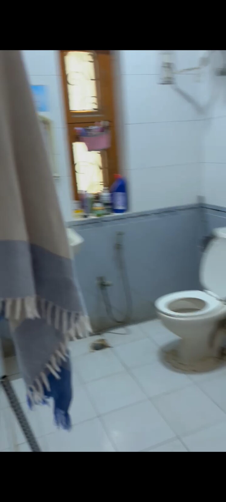 Bathroom, pi i and ii greater noida 3 Bedroom 1480 Sq.Ft. Apartment In Pi I And Ii Greater Noida Greater Noida 9084776