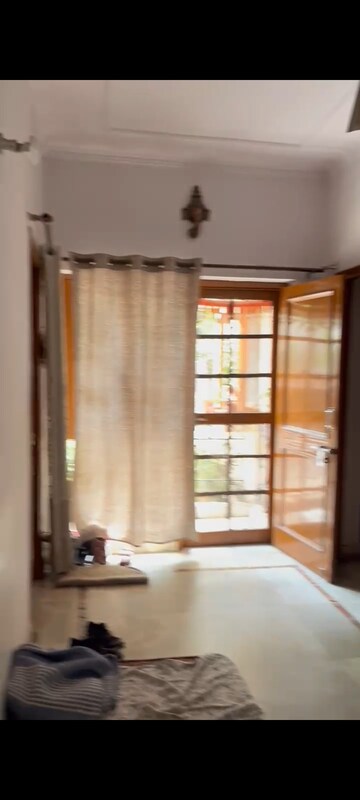 Room in 3 BHK Apartment at Pi I And Ii Greater Noida – for Rent