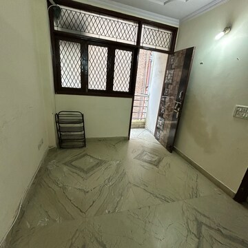 Room in 1 BHK Builder Floor at Kotla Mubarakpur – for Rent