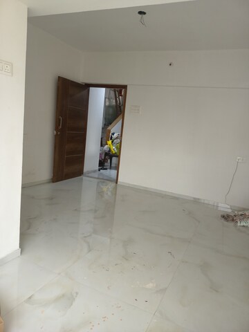 Room in 2 BHK Apartment at Vartak Nagar – for Sale