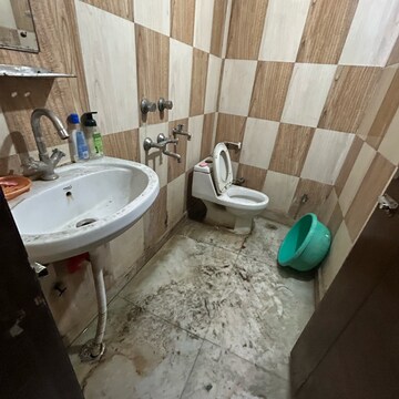 Team Area in 1 BHK Builder Floor at Kotla Mubarakpur – for Rent