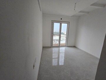 Room in 4 BHK Apartment at Sama Savli Road – for Sale