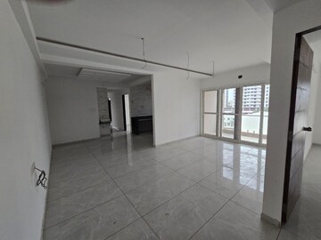 Room in 4 BHK Apartment at Sama Savli Road – for Sale