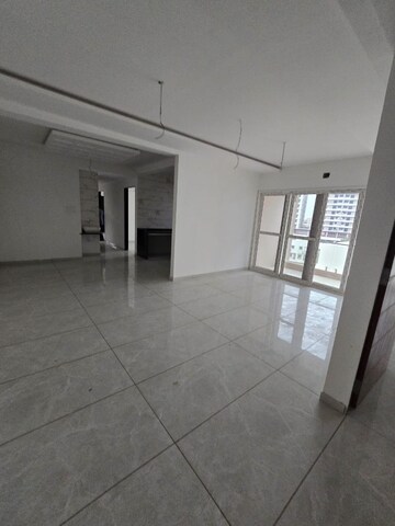 Room in 4 BHK Apartment at Sama Savli Road – for Sale
