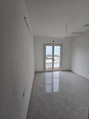 Room in 4 BHK Apartment at Sama Savli Road – for Sale