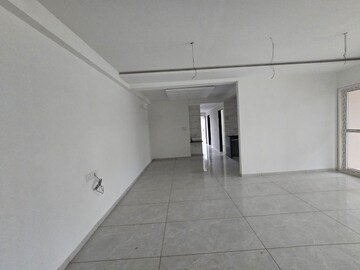 Room in 4 BHK Apartment at Sama Savli Road – for Sale