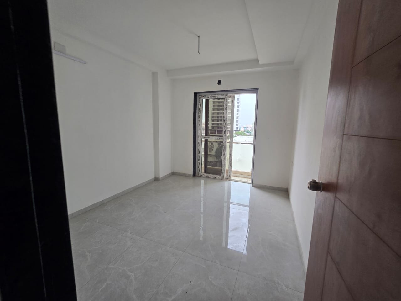 4 BHK + Extra Room Apartment For Sale in Sama Savli Road