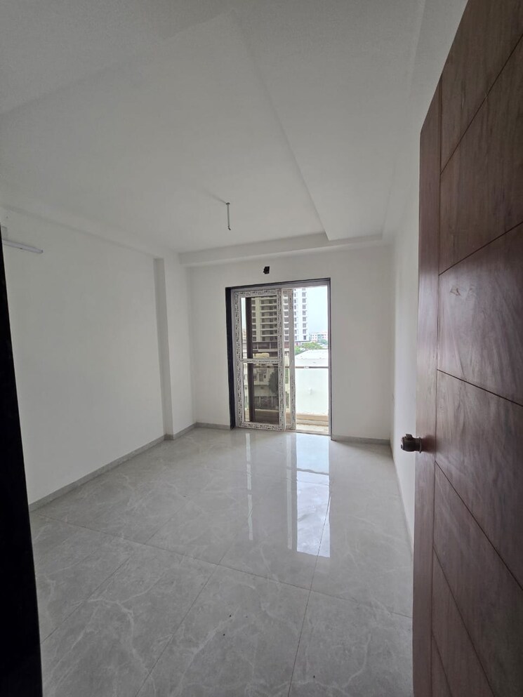 Room, sama savli road 4 Bedroom 1800 Sq.Ft. Apartment In Sama Savli Road Vadodara 9084801