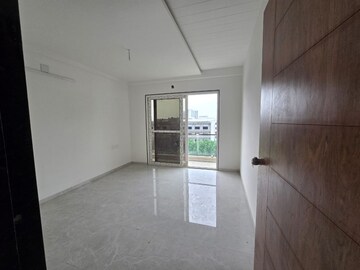 Room in 4 BHK Apartment at Sama Savli Road – for Sale
