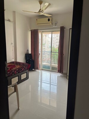 Room in 2 BHK Apartment at Puranik Abitante, Bavdhan – for Sale