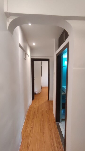1 BHK Apartment – Entrance View at Beach View Apartment, Bandra West - for Rent