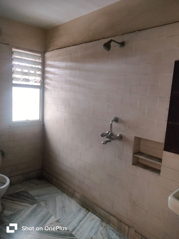 Bathroom, taratala 3 Bedroom 1700 Sq.Ft. Apartment In Taratala Kolkata 9084904