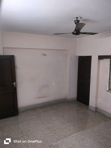 Room in 3 BHK Apartment at Taratala – for Rent
