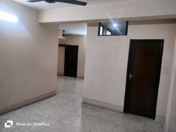 Room in 3 BHK Apartment at Taratala – for Rent