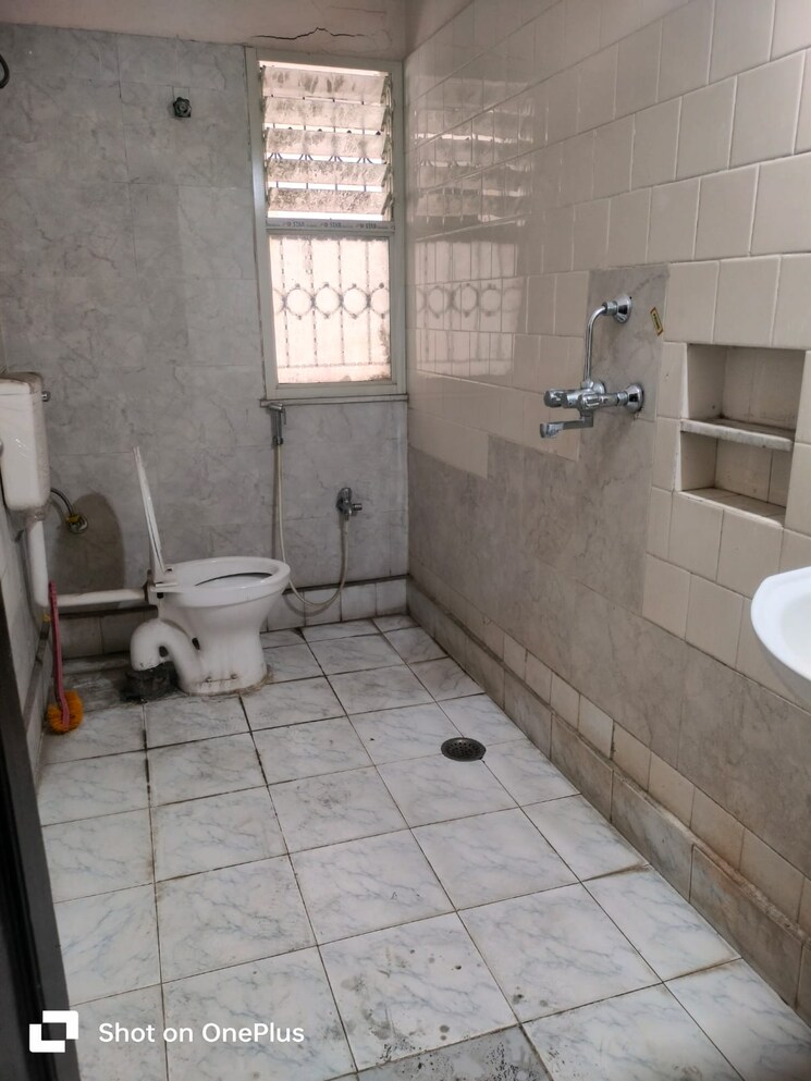 Bathroom, taratala 3 Bedroom 1700 Sq.Ft. Apartment In Taratala Kolkata 9084904