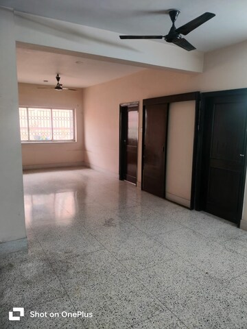 Room in 3 BHK Apartment at Taratala – for Rent