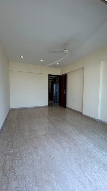 Room in 3 BHK Apartment at Ekta Trinity, Santacruz West – for Rent