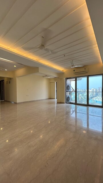 Room in 3 BHK Apartment at Ekta Trinity, Santacruz West – for Rent