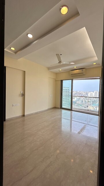 Room in 3 BHK Apartment at Ekta Trinity, Santacruz West – for Rent