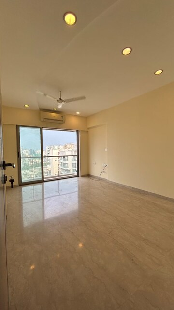 Room in 3 BHK Apartment at Ekta Imperial Residency, Juhu – for Rent