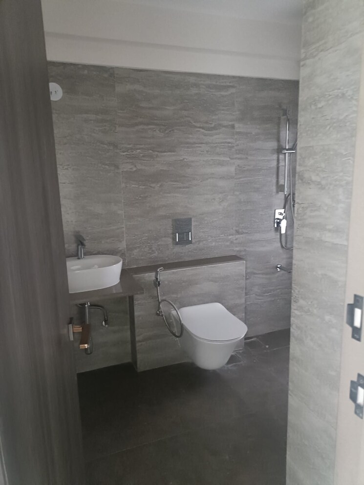 Bathroom, paradigm-artteza 4 Bedroom 1350 Sq.Ft. Apartment In Santacruz West Mumbai 9084927