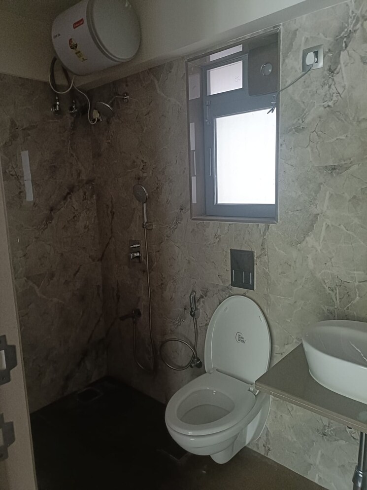 Bathroom, paradigm-artteza 4 Bedroom 1350 Sq.Ft. Apartment In Santacruz West Mumbai 9084927