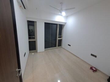 Room in 3 BHK Apartment at Lodha World Crest, Worli – for Rent