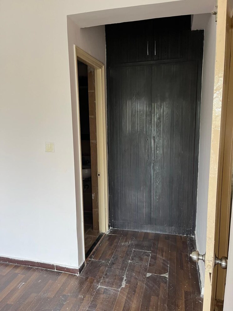 Other, paras-tierea 3.5 Bedroom 1900 Sq.Ft. Apartment In Sector 137 Noida 9084952