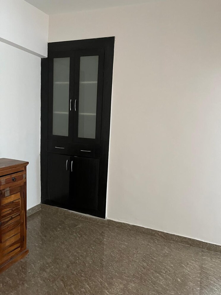 Room, paras-tierea 3.5 Bedroom 1900 Sq.Ft. Apartment In Sector 137 Noida 9084952