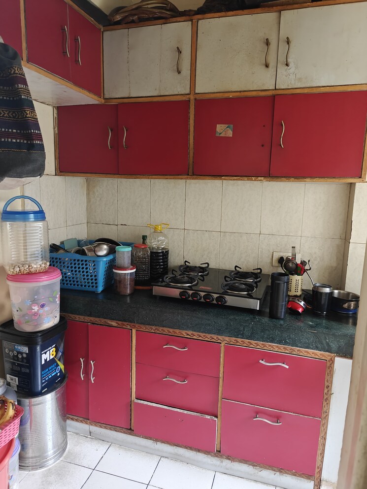 Kitchen, paras-tierea 2 Bedroom 825 Sq.Ft. Apartment In Sector 137 Noida 9084963