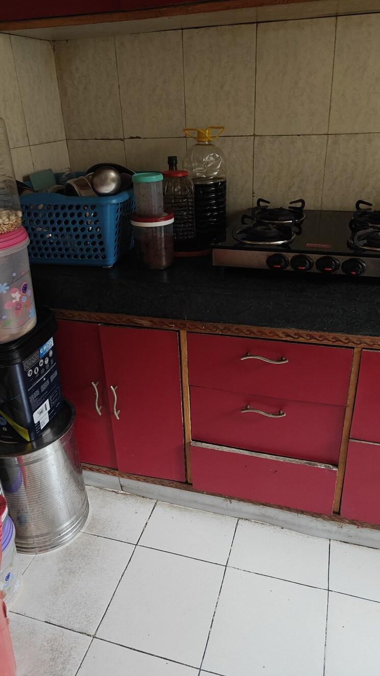 Kitchen, paras-tierea 2 Bedroom 825 Sq.Ft. Apartment In Sector 137 Noida 9084963