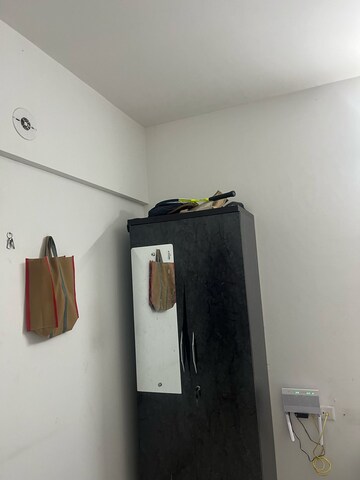 Furnished Amenities in 2 BHK Apartment at Amanora Gold Towers, Hadapsar – for Rent