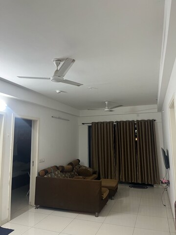 Team Area in 2 BHK Apartment at Amanora Gold Towers, Hadapsar – for Rent