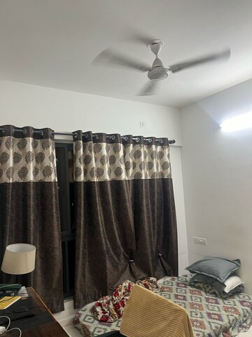 2 BHK Apartment For Rent in Amanora Gold Towers, Hadapsar