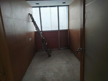 Room in  Office Space at Green Park – for Rent