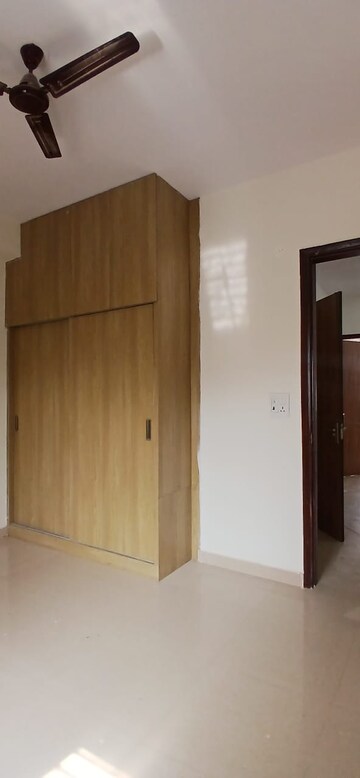 Room in 2 BHK Builder Floor at Sector 51 – for Rent