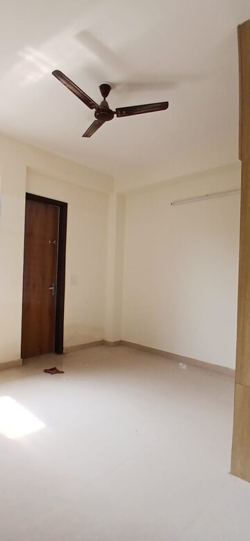 Room in 2 BHK Builder Floor at Sector 51 – for Rent
