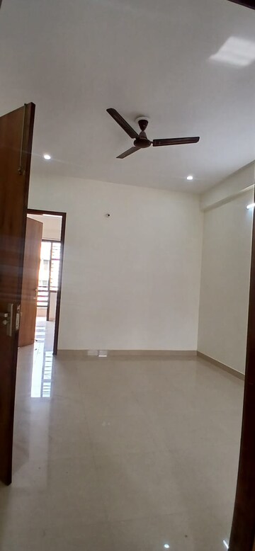Room in 2 BHK Builder Floor at Sector 51 – for Rent