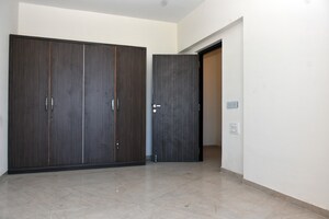 Room in 3 BHK Apartment at S B Trevedia Vuepoint, Prabhadevi – for Rent