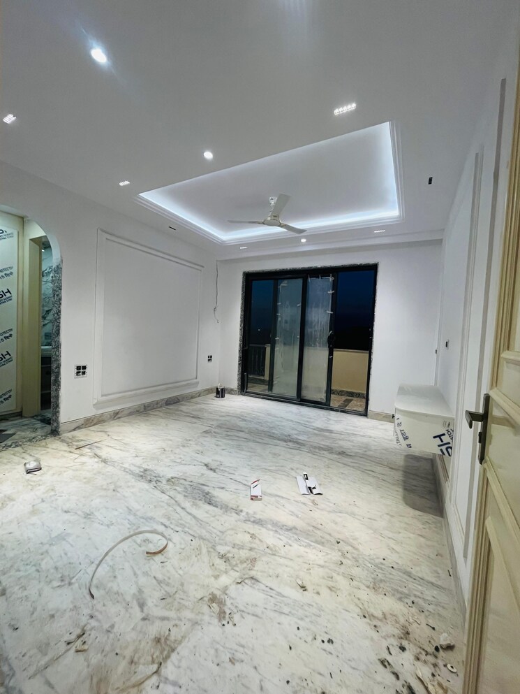 Room, sector 38 3 Bedroom 2800 Sq.Ft. Builder Floor In Sector 38 Gurgaon 9085020